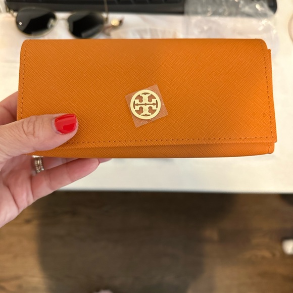 Tory Burch TY6082 329655 56mm Shiny Gold Metal Sunglasses - Picture 11 of 12